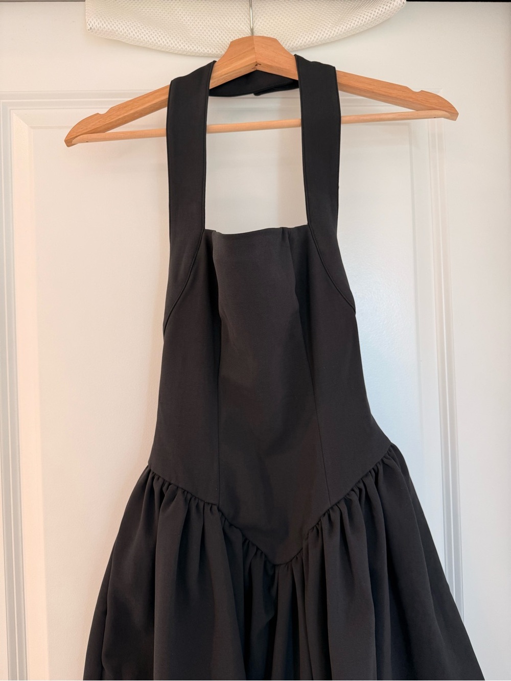 New Helsa Faille Halter elegant chic Black Midi Dress - Picture 5 of 12